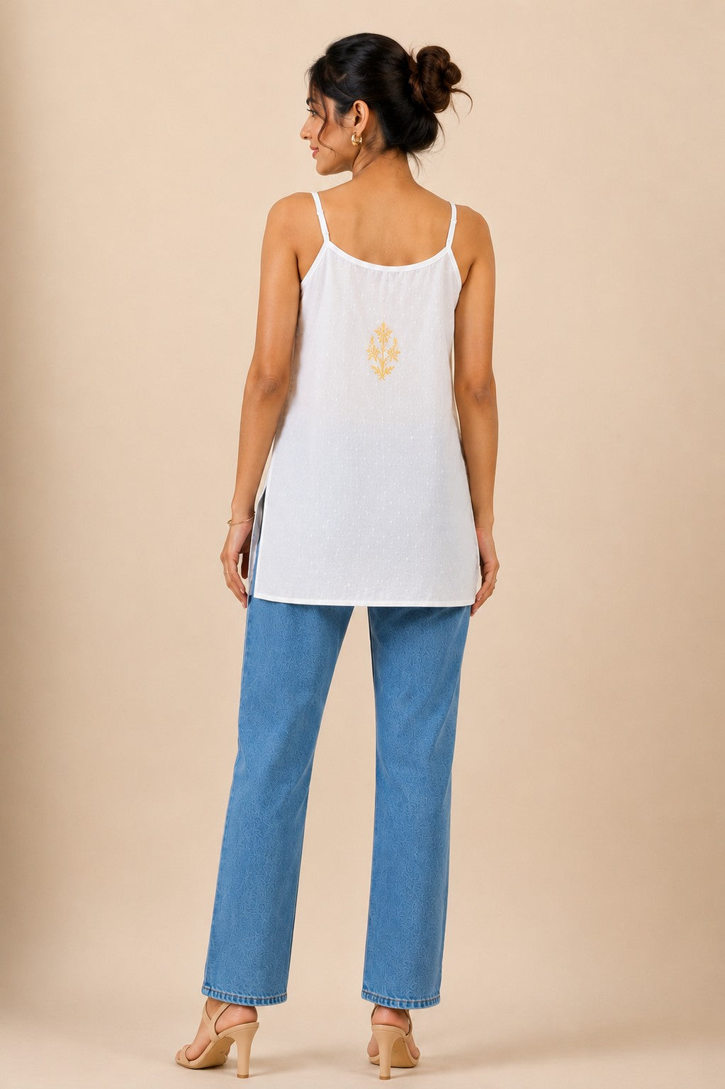 Short sleeveless Top